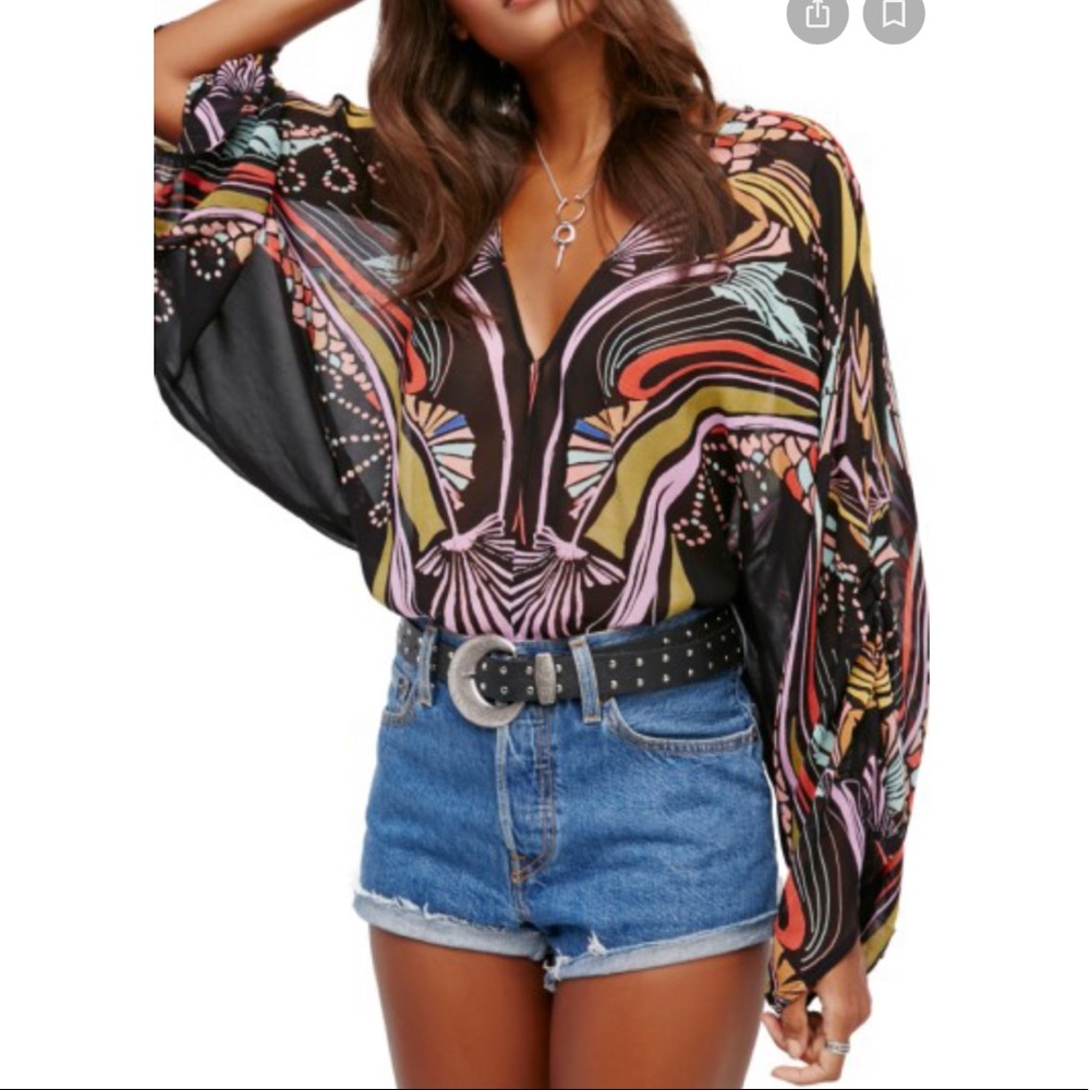 Free People Beneath the Sea Top